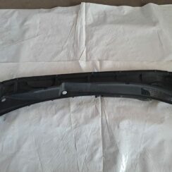 Vējstikla uzlikas (deflektora) režģis priekš TOYOTA RAV 4 2006