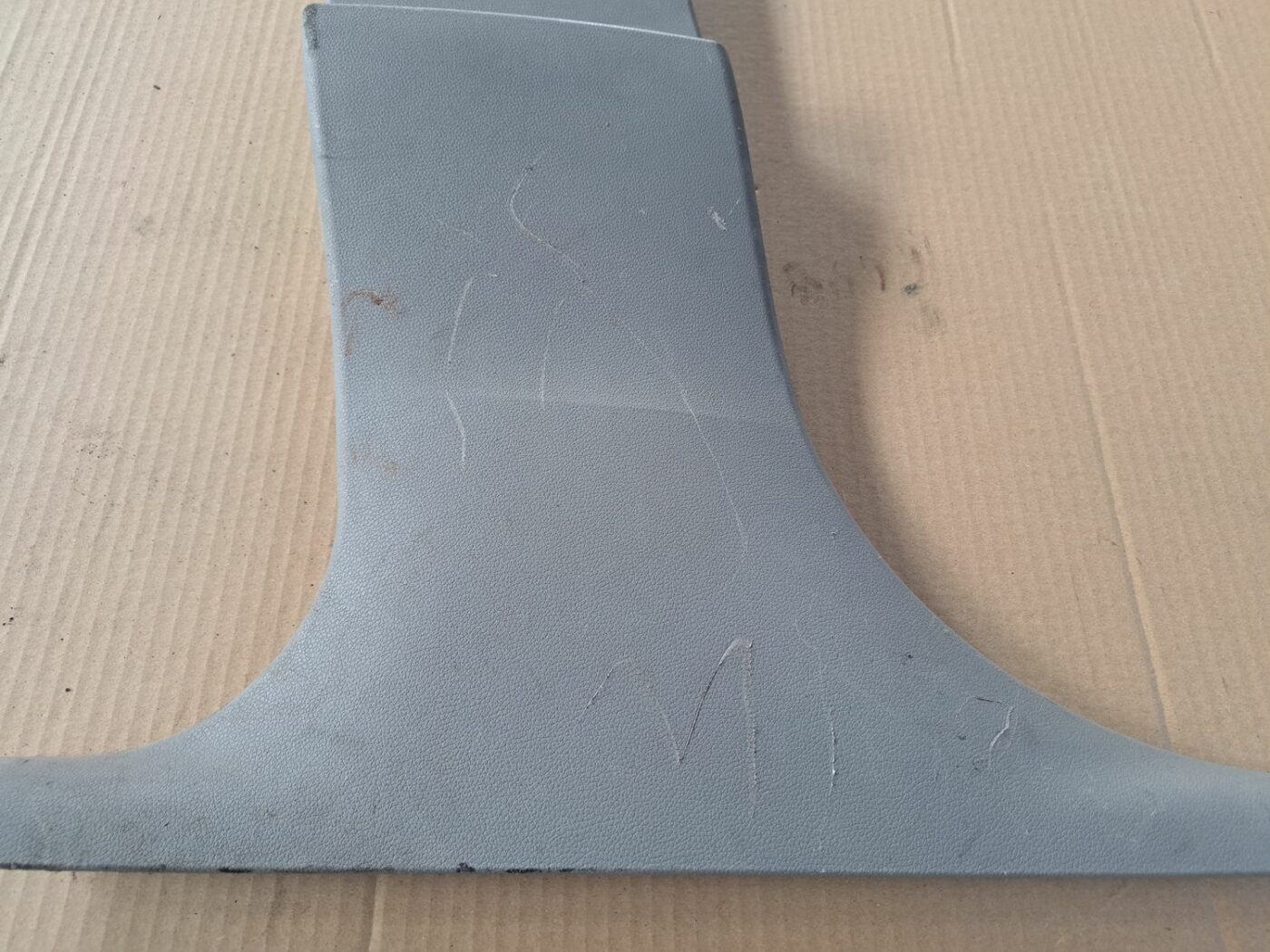 Vidējas salona statnes apdare priekš BMW 525 E60 2004 BLACK