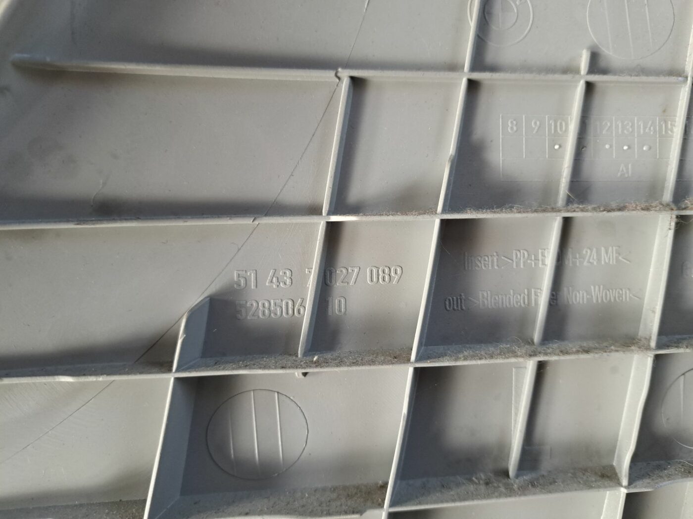 Vidējas salona statnes apdare priekš BMW 525 E60 2004 BLACK