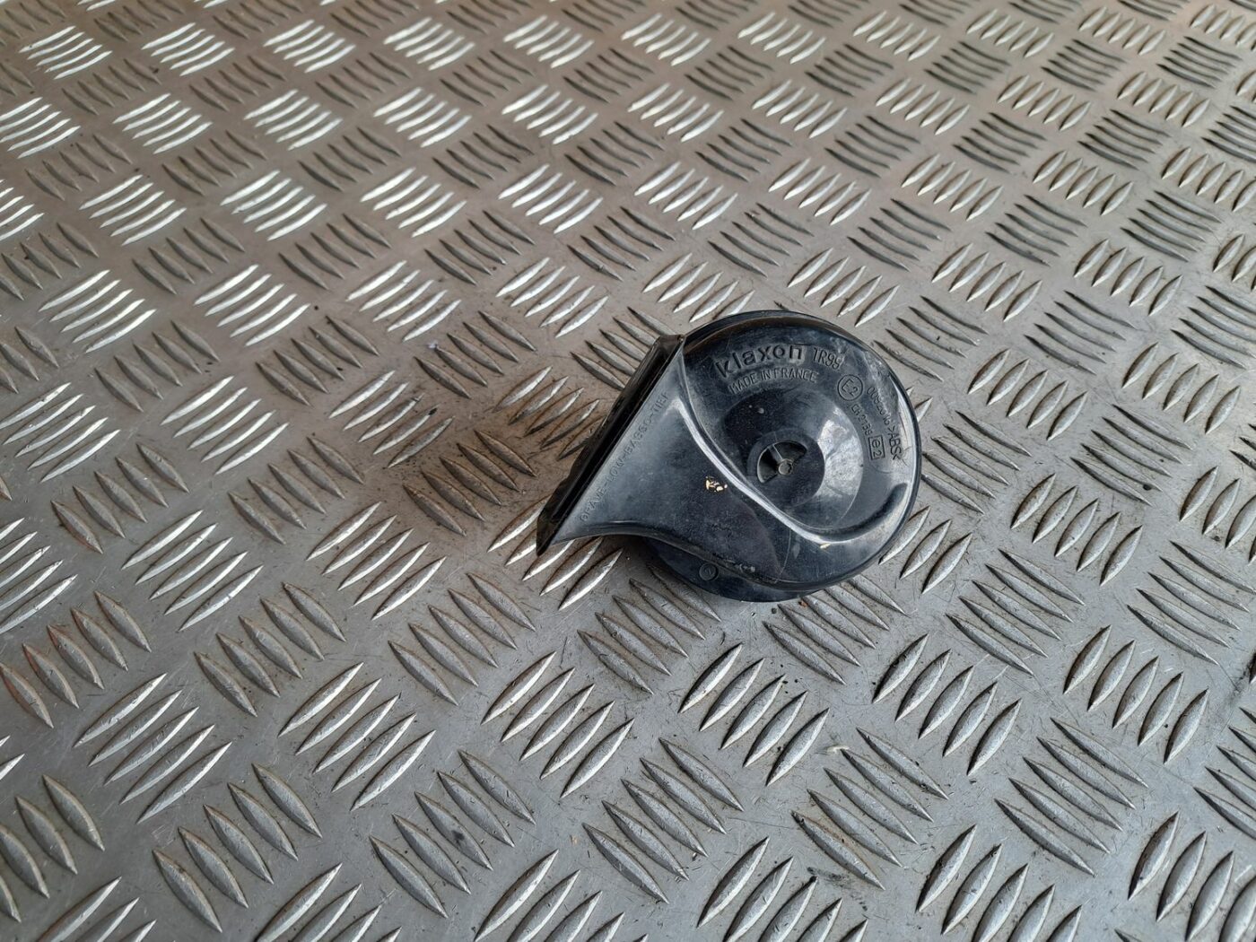 Skaņas signāls priekš BMW 525 E60 2004 BLACK 1 Skaņas signāls priekš BMW 525 E60 2004 BLACK