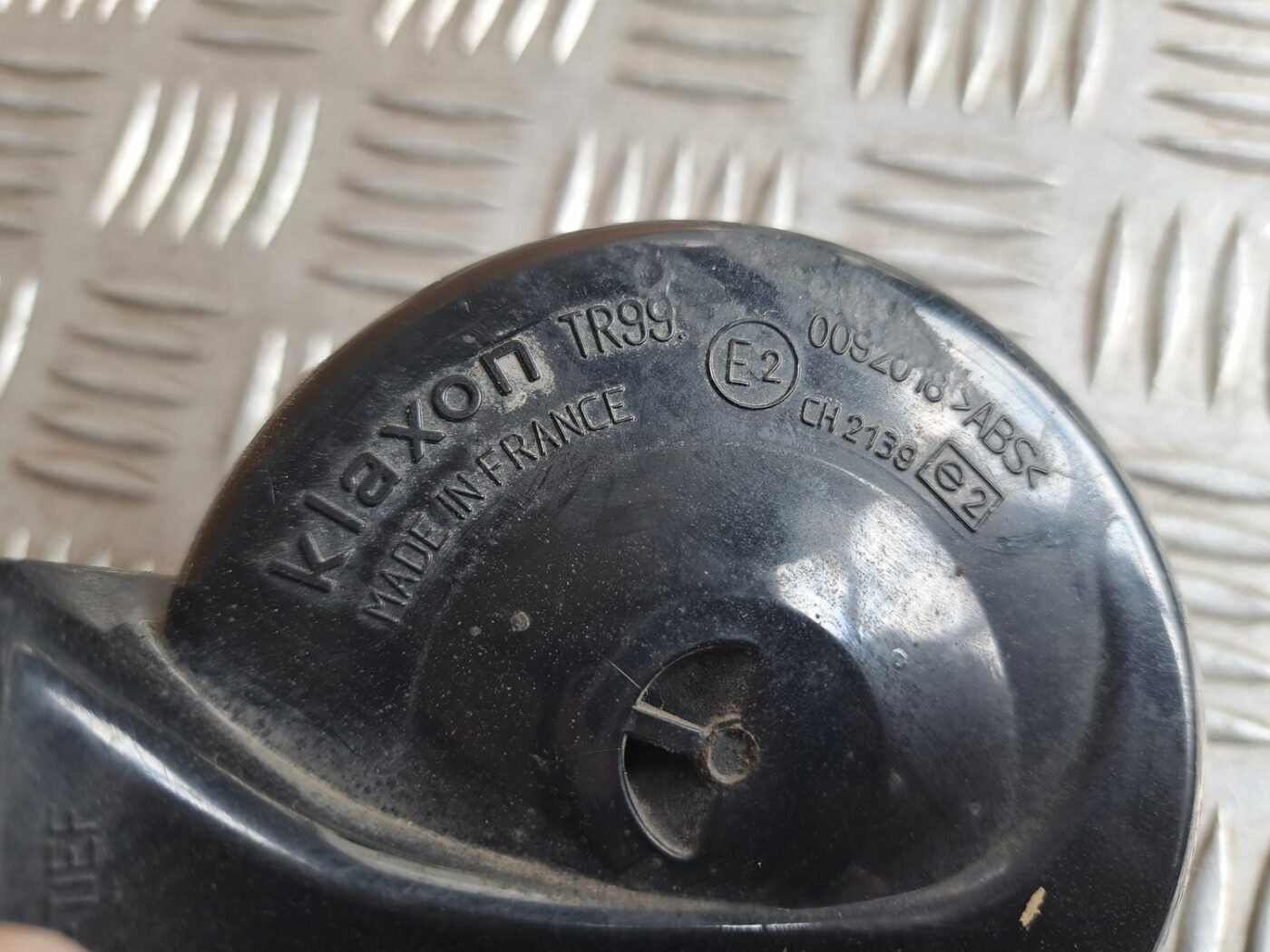 Skaņas signāls priekš BMW 525 E60 2004 BLACK 4 Skaņas signāls priekš BMW 525 E60 2004 BLACK