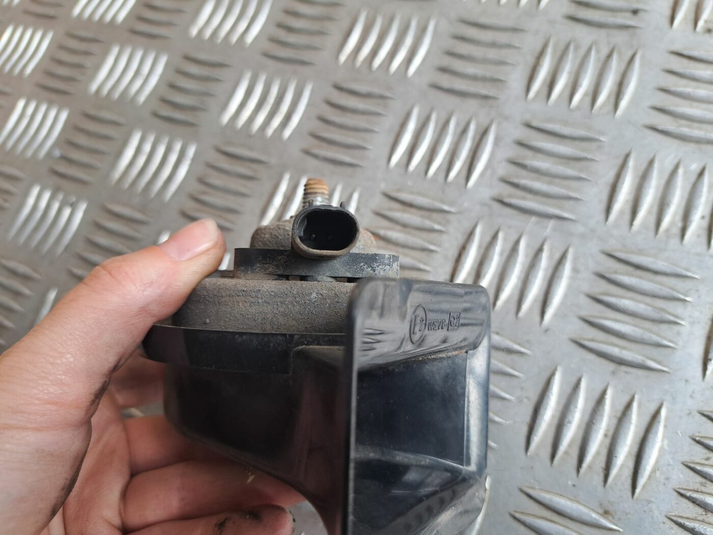 Skaņas signāls priekš BMW 525 E60 2004 BLACK 3 Skaņas signāls priekš BMW 525 E60 2004 BLACK