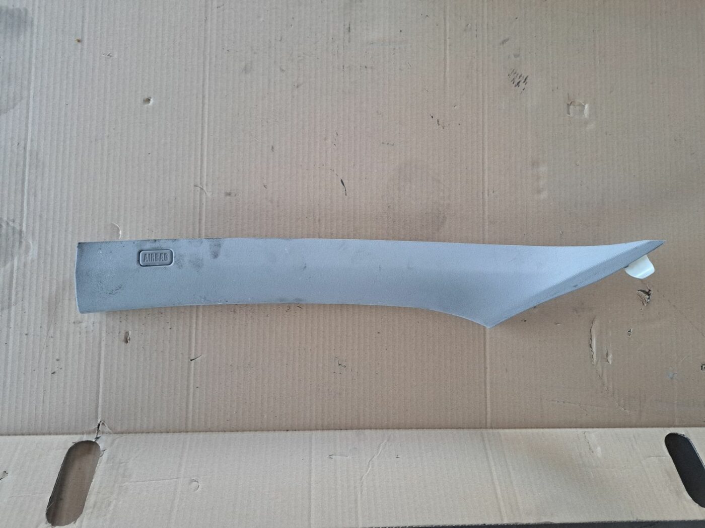 Priekšējas salona statnes apdare priekš BMW 525 E60 2004 BLACK