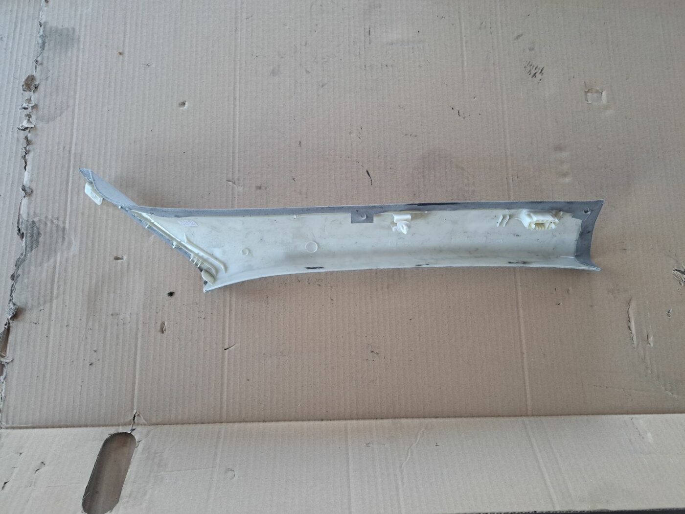 Priekšējas salona statnes apdare priekš BMW 525 E60 2004 BLACK