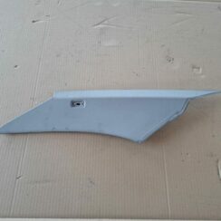 Aizmugurējas salona statnes apdare priekš BMW 525 E60 2004 BLACK