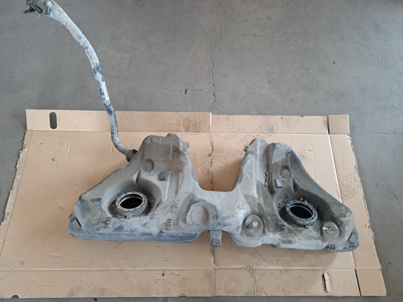 Degvielas tvertne priekš BMW 525 E60 2004 BLACK