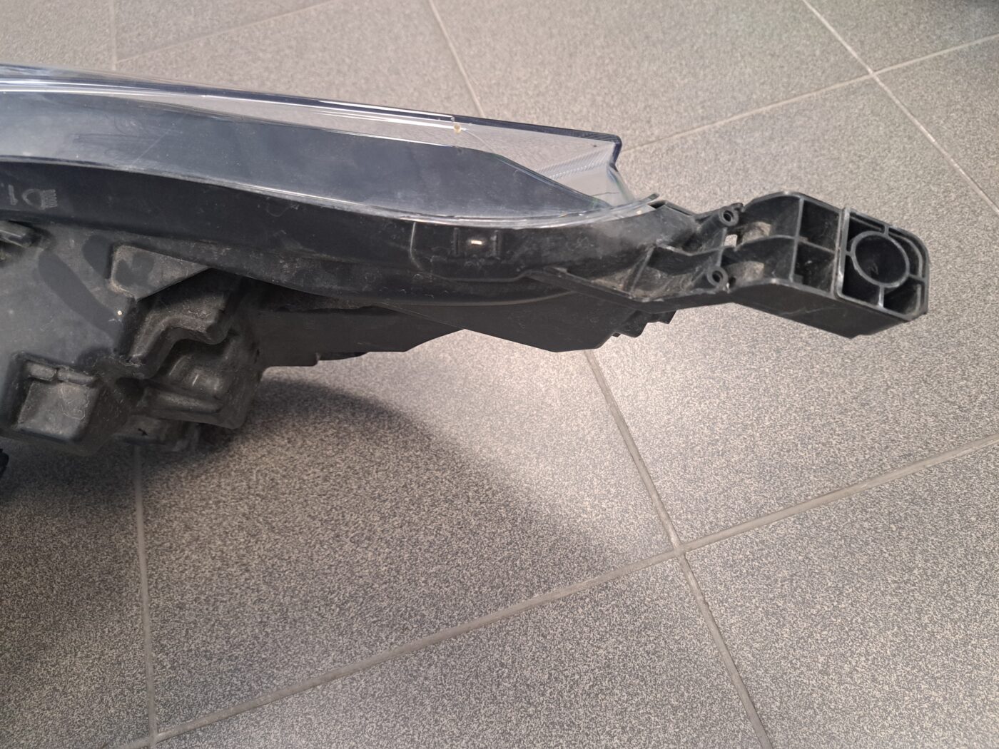 Priekšējais labais lukturis priekš RENAULT TRAFIC III 2021- 6 Priekšējais labais lukturis priekš RENAULT TRAFIC III 2021-