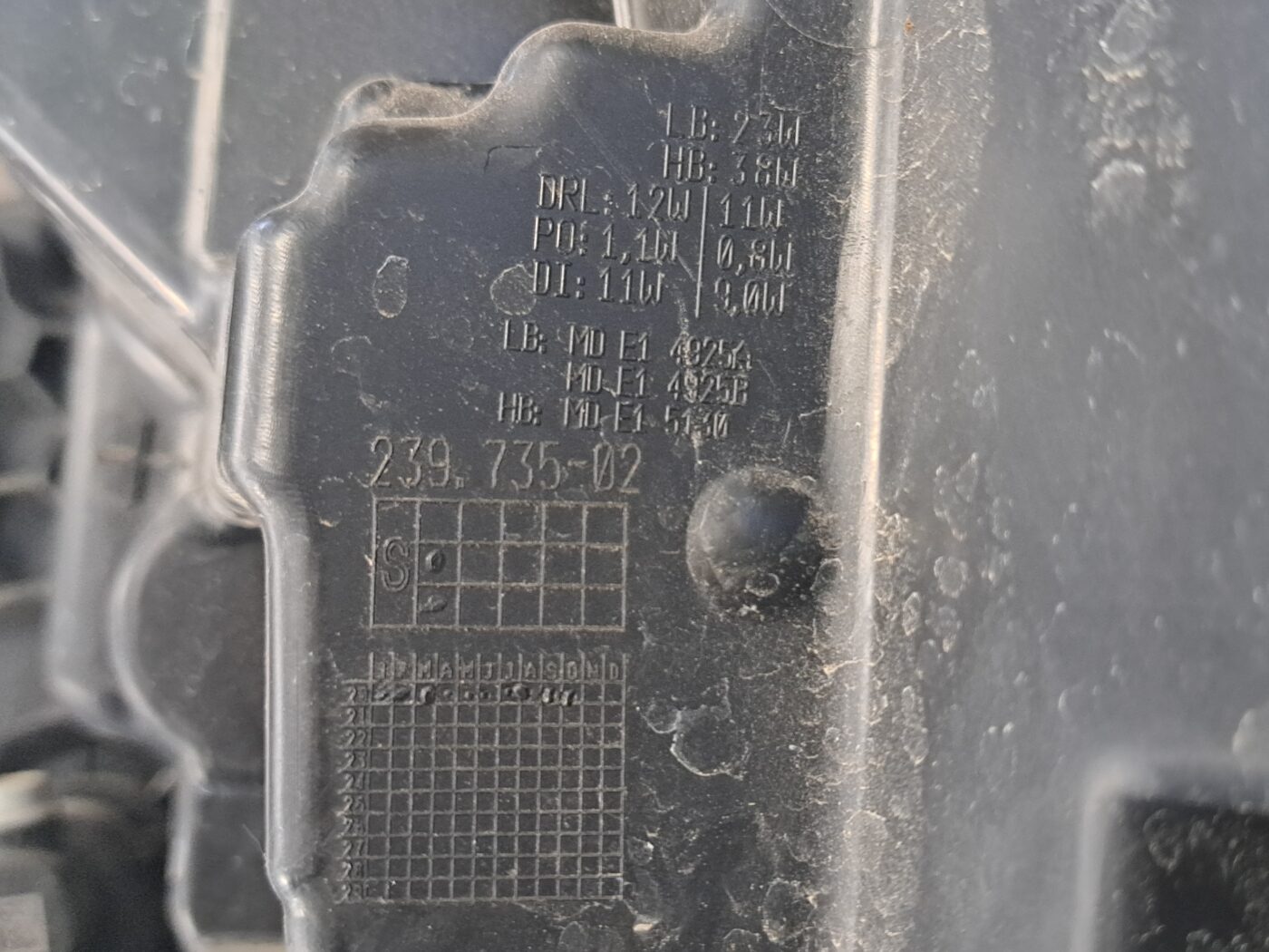 Priekšējais labais lukturis priekš RENAULT TRAFIC III 2021- 17 Priekšējais labais lukturis priekš RENAULT TRAFIC III 2021-