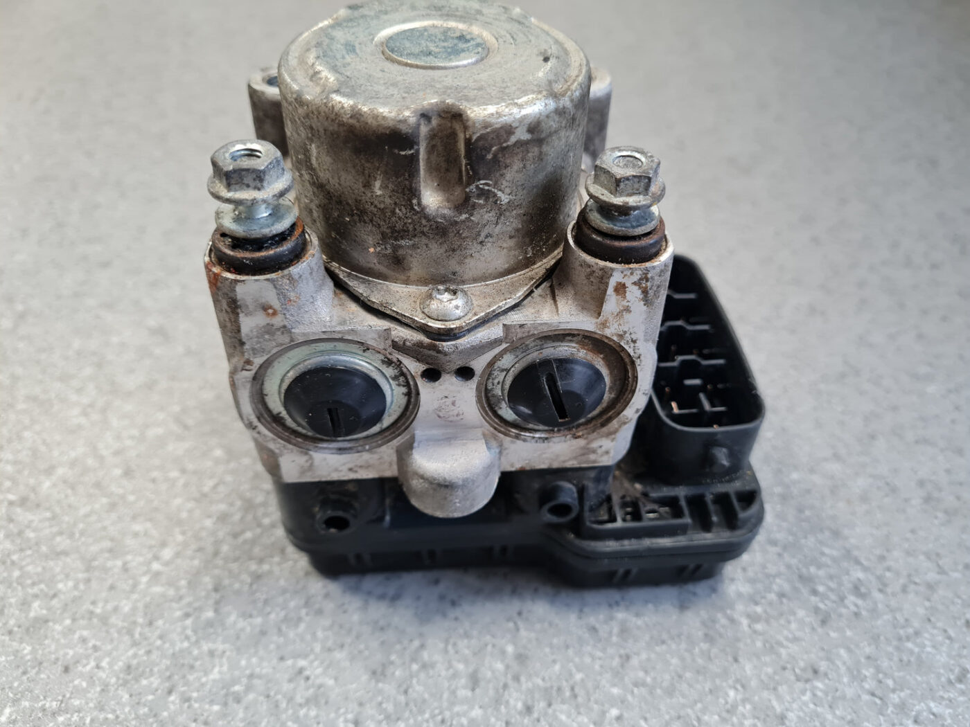 ABS bloks priekš TOYOTA RAV 4 2006