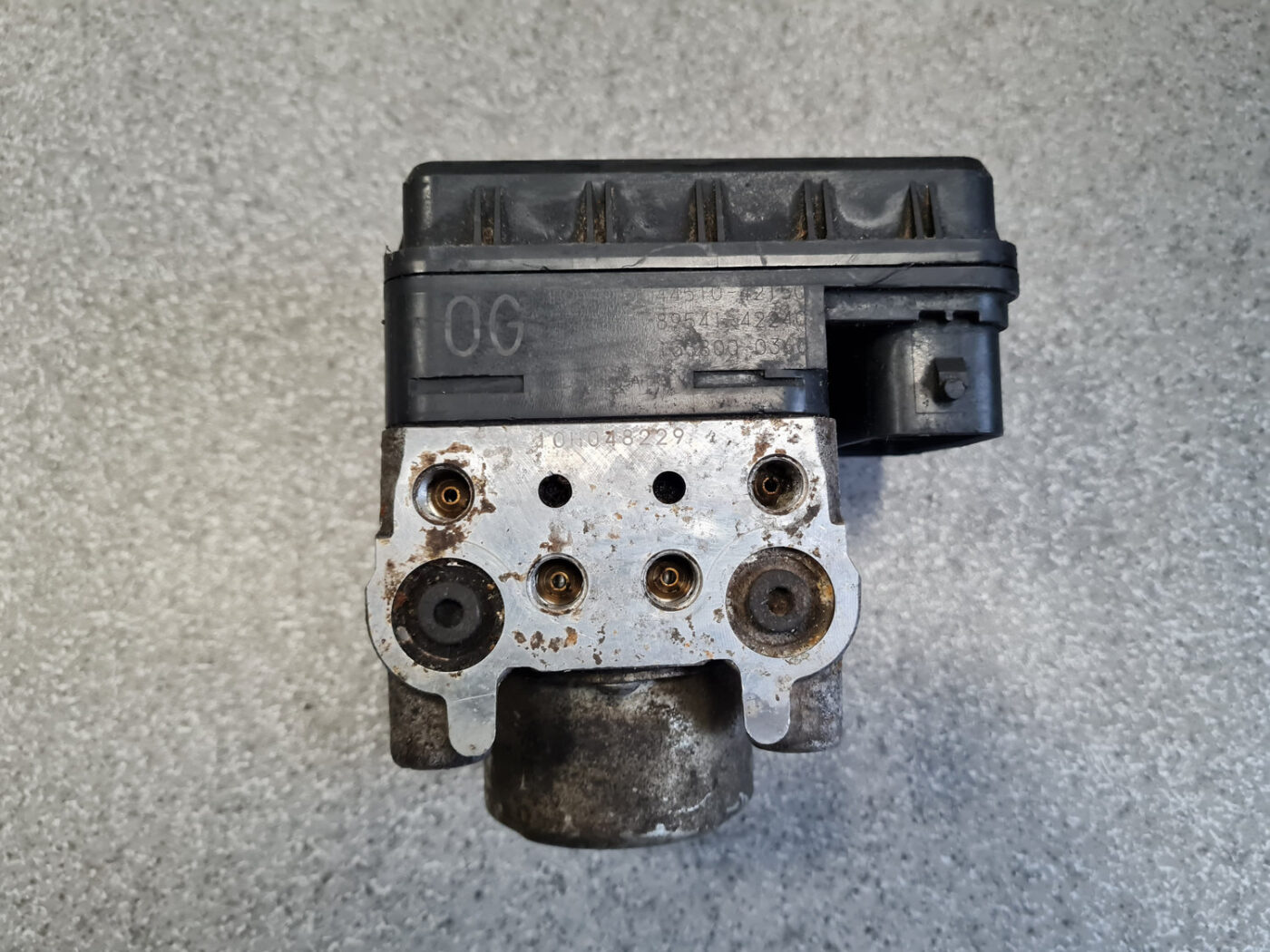 ABS bloks priekš TOYOTA RAV 4 2006