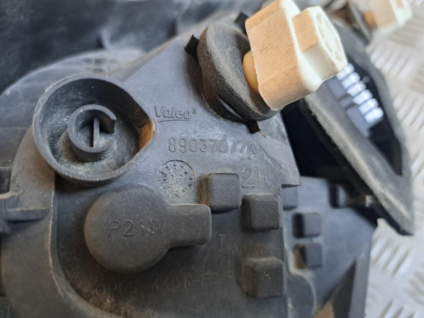 Aizmugurējais labais lukturis priekš OPEL CORSA 2007