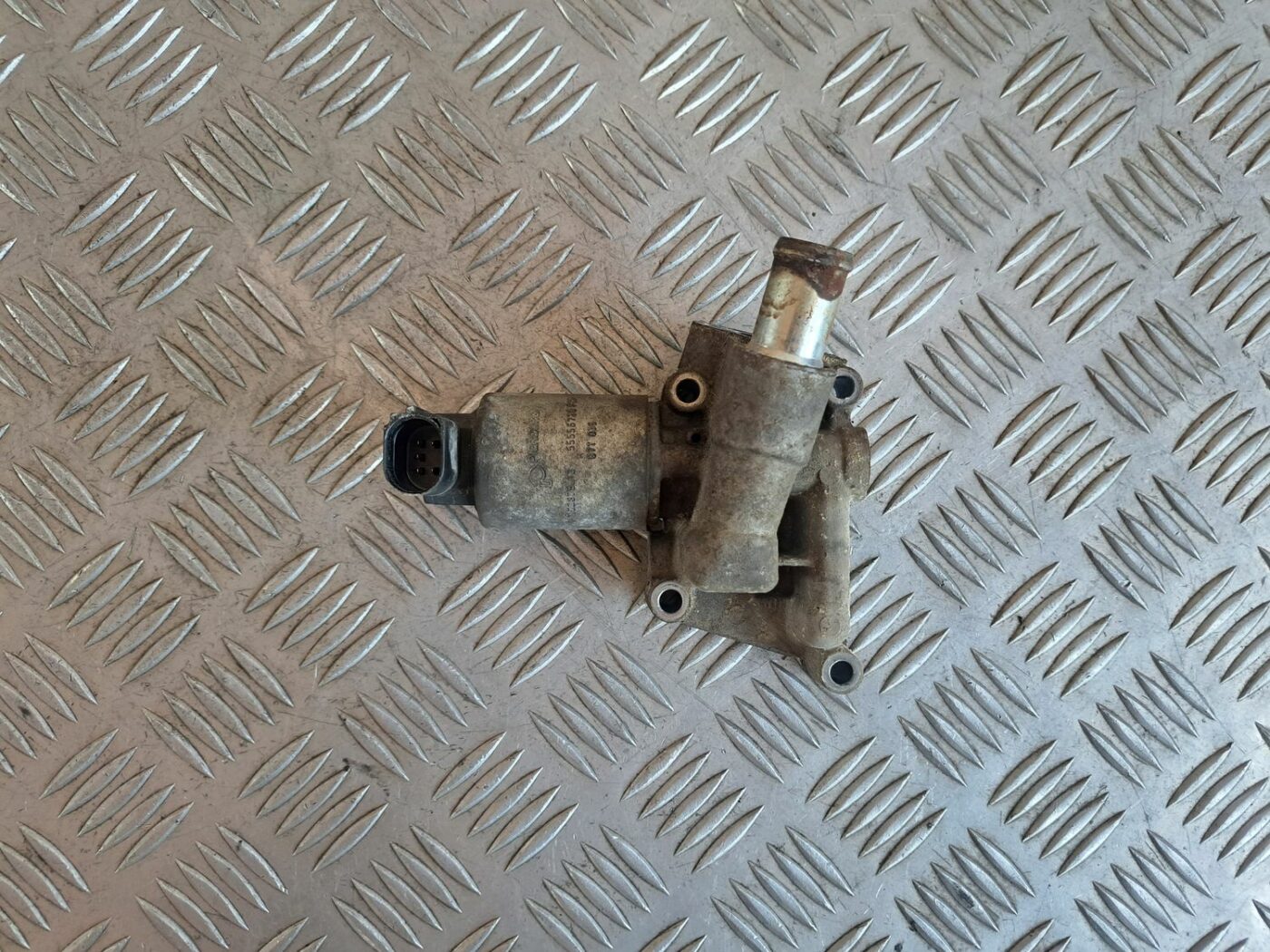 EGR vārsts priekš OPEL CORSA 2007 2 EGR vārsts priekš OPEL CORSA 2007