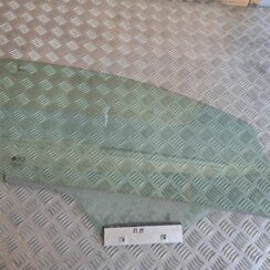 Priekšējo labo durvju stikls priekš OPEL CORSA 2007