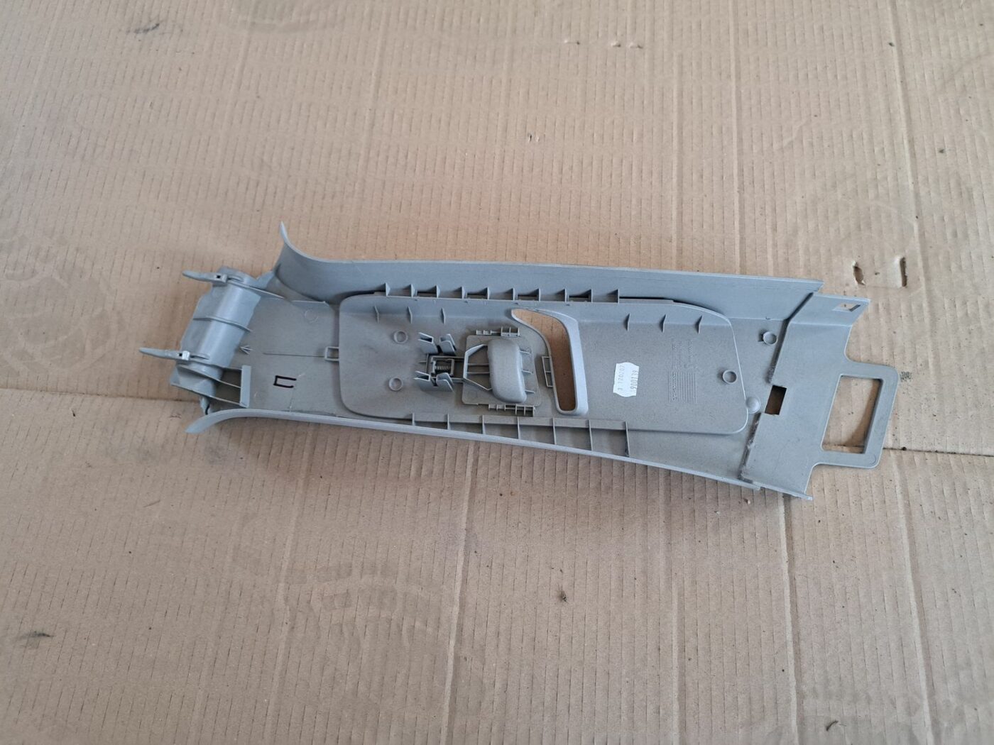 Vidējas salona statnes apdare priekš OPEL CORSA 2007 2 Vidējas salona statnes apdare priekš OPEL CORSA 2007