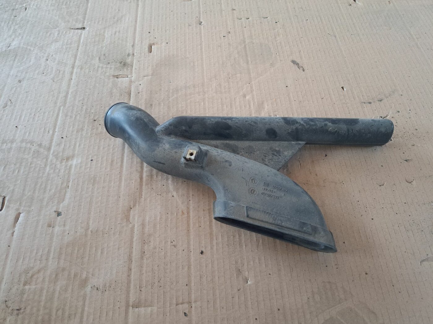 Gaisa filtra korpusa caurule priekš OPEL CORSA 2007