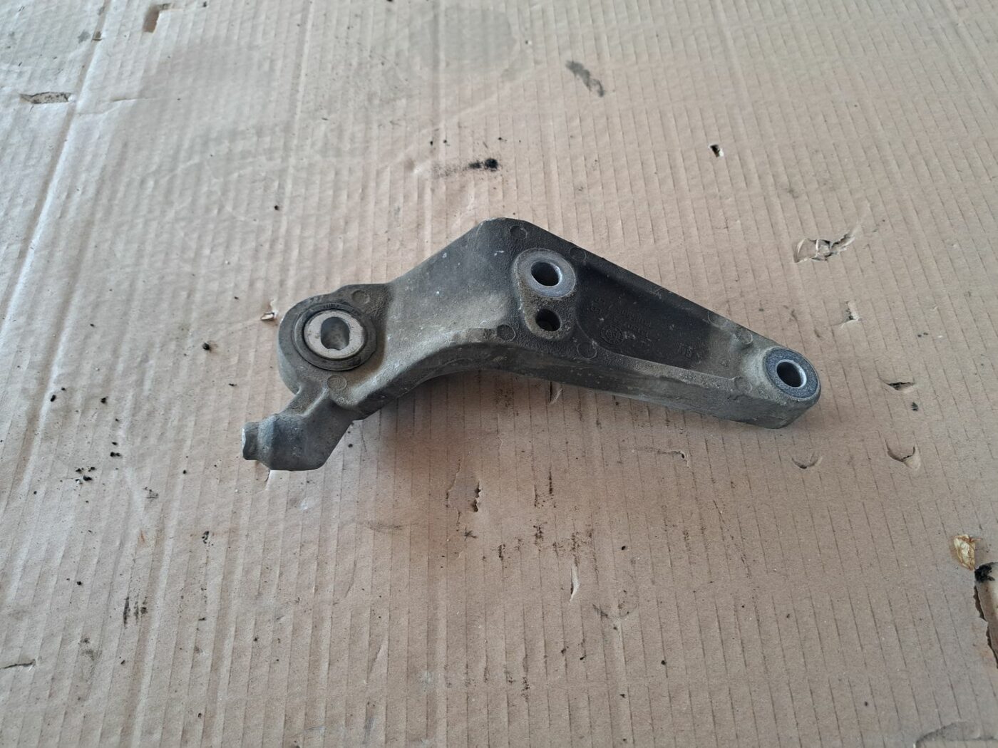 Pārnesumkārbas kronšteins priekš OPEL CORSA 2007