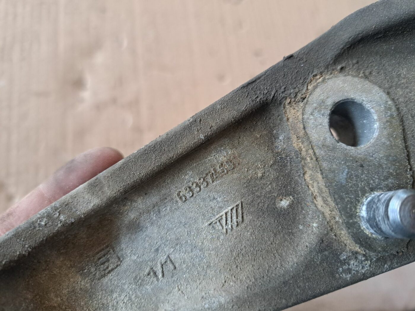 Pārnesumkārbas kronšteins priekš OPEL CORSA 2007