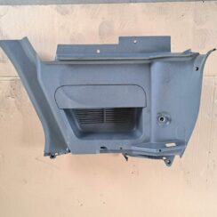 Bagāžnieka nodalījuma sānu apdare priekš OPEL MERIVA 2004