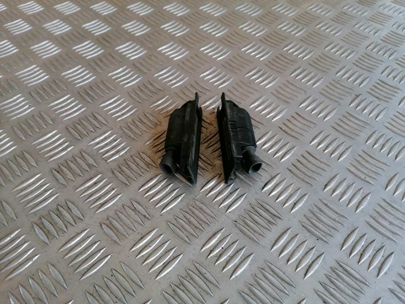 Numura zīmes apgaismojums priekš OPEL MERIVA 2004 4 Numura zīmes apgaismojums priekš OPEL MERIVA 2004