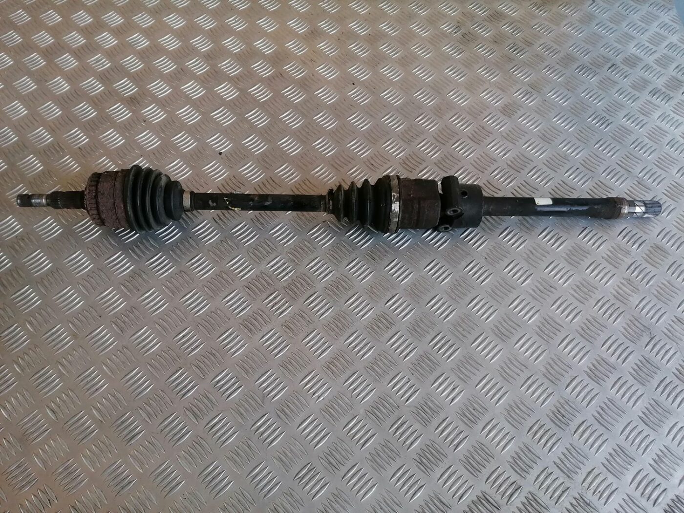 Pusass priekšēja labā priekš OPEL MERIVA 2004