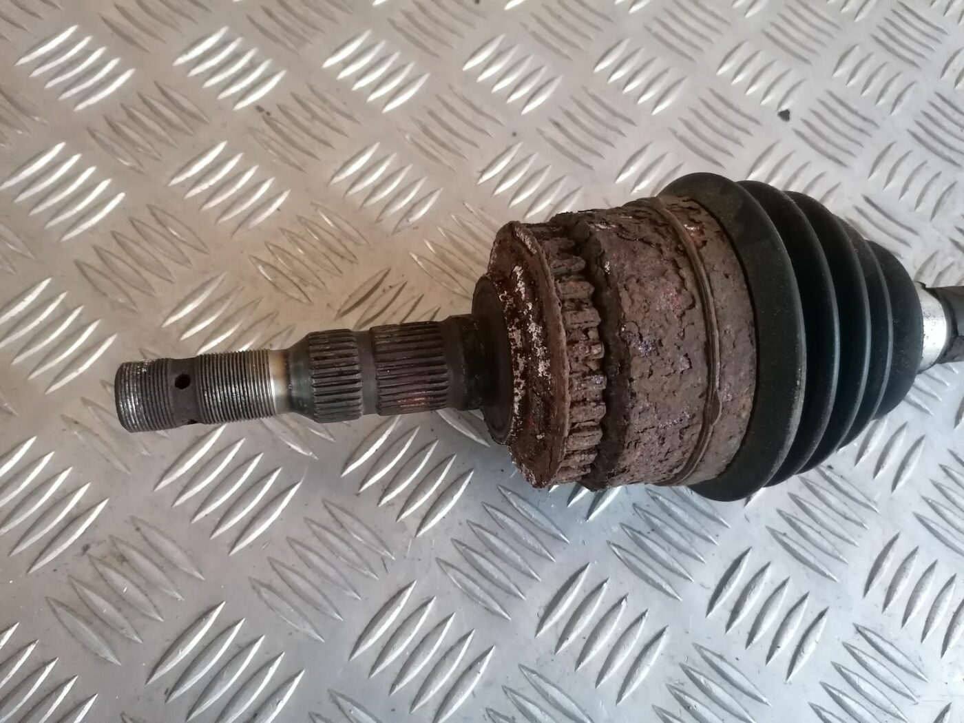 Pusass priekšēja labā priekš OPEL MERIVA 2004