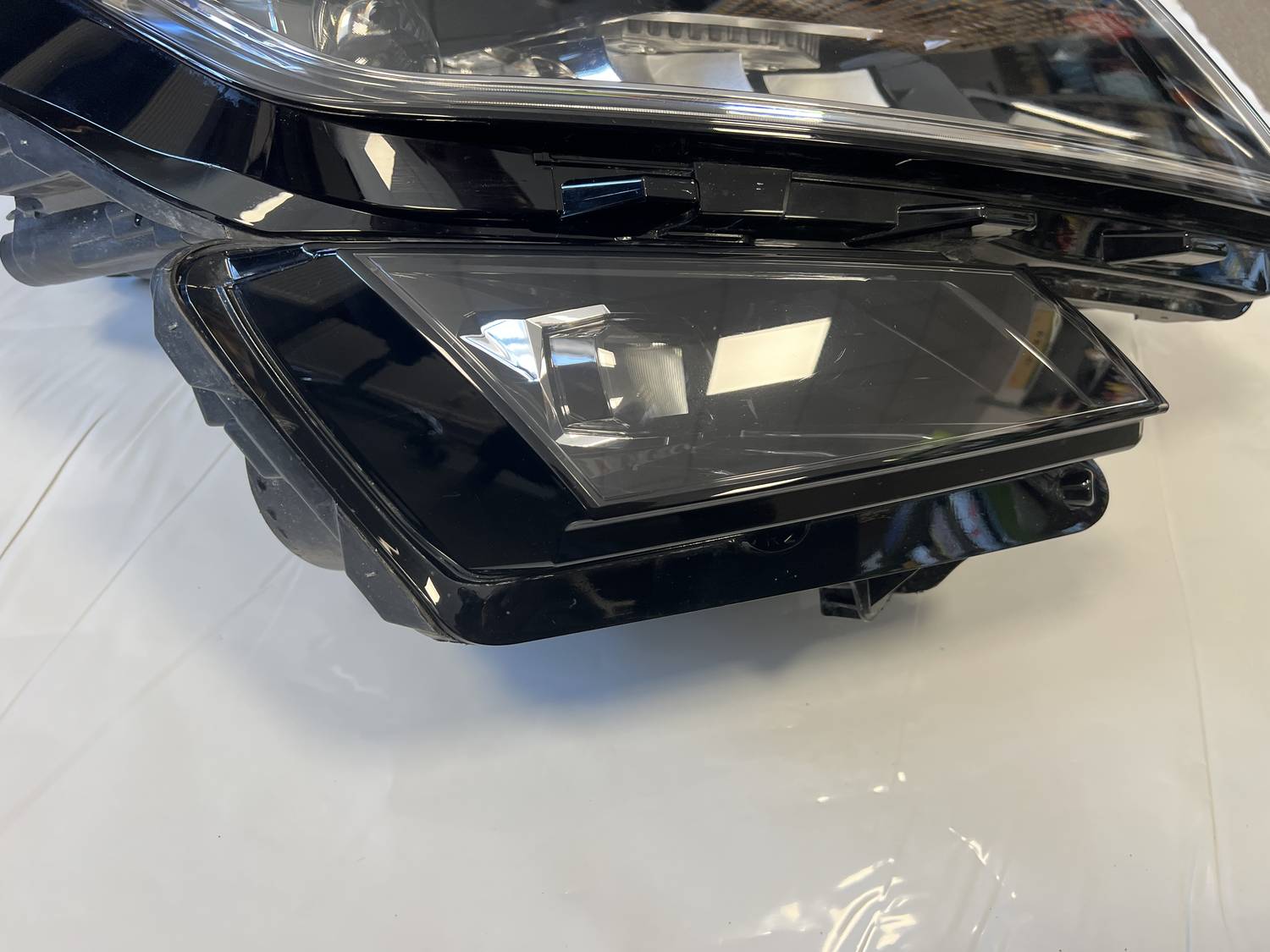 Priekšējais labais lukturis priekš ŠKODA KODIAQ 2018-