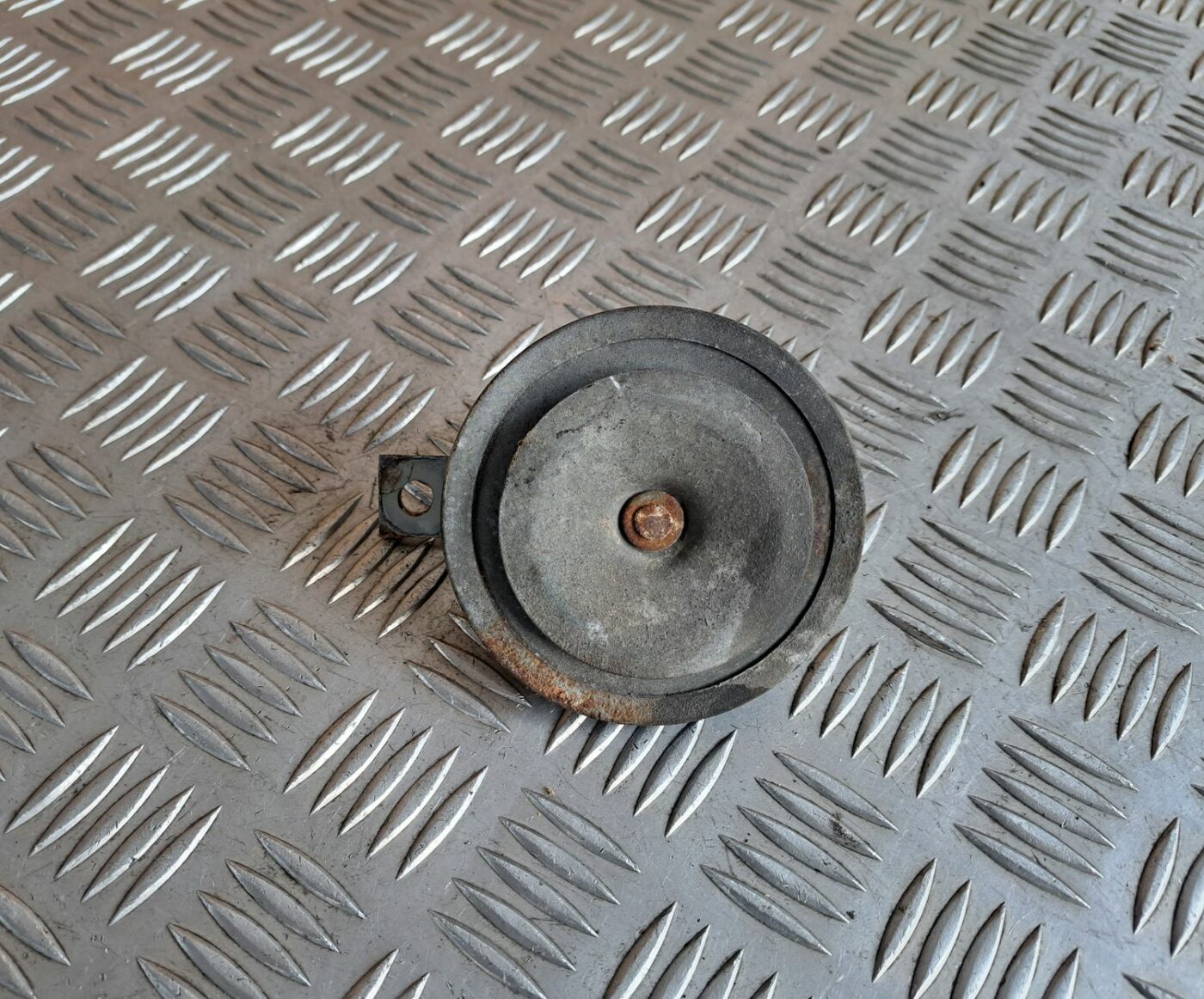 Skaņas signāls priekš VW GOLF IV 1999 1 Skaņas signāls priekš VW GOLF IV 1999