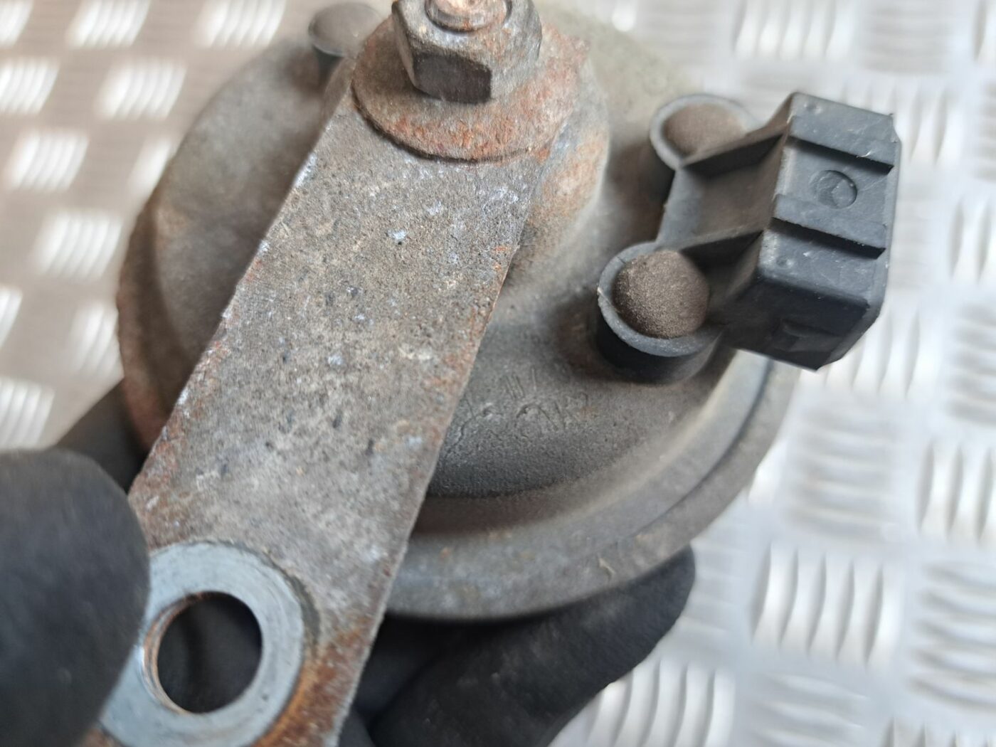 Skaņas signāls priekš VW GOLF IV 1999 4 Skaņas signāls priekš VW GOLF IV 1999