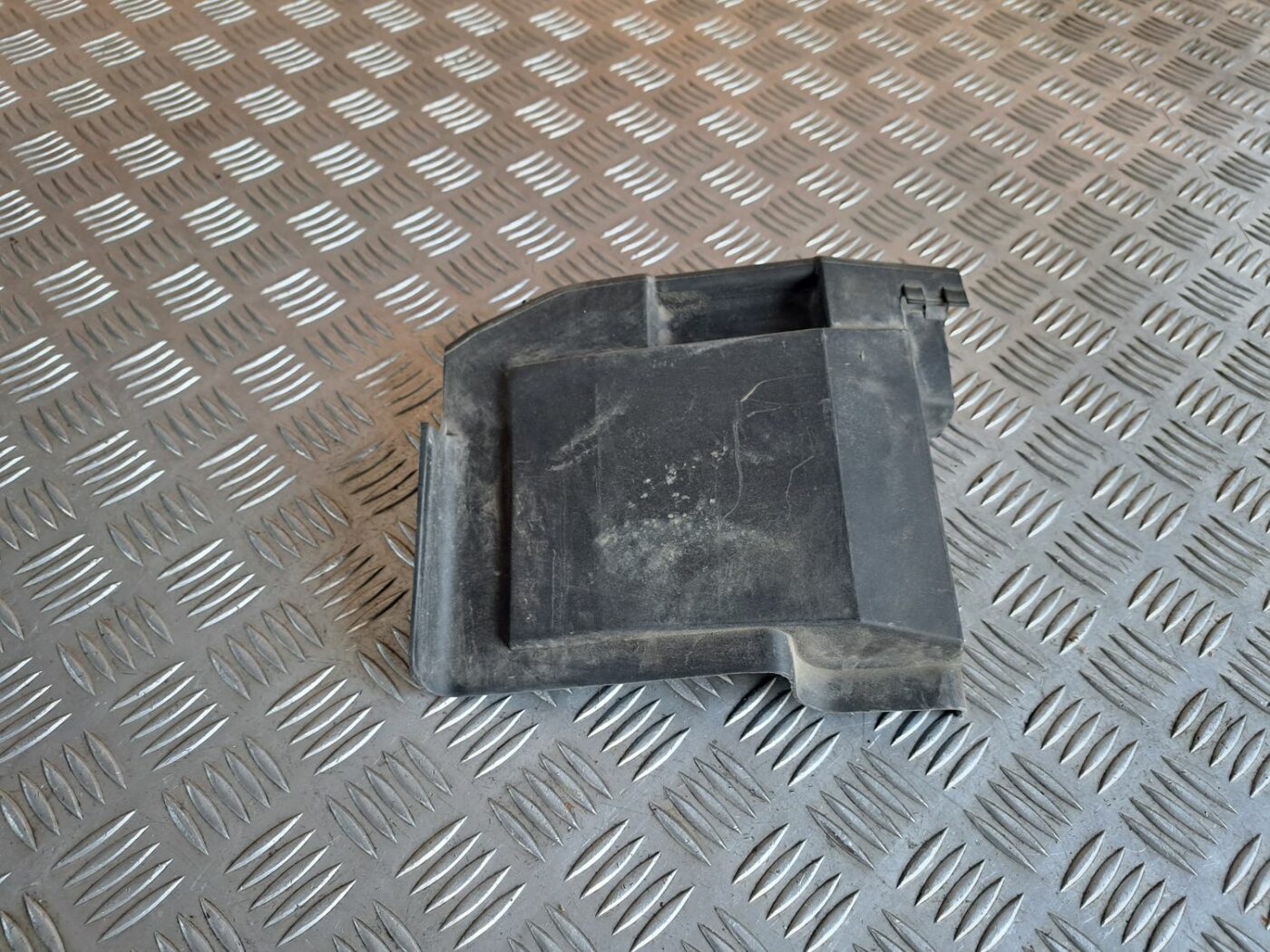 Priekšēja luktura vāks priekš VW GOLF IV 1999 1 Priekšēja luktura vāks priekš VW GOLF IV 1999