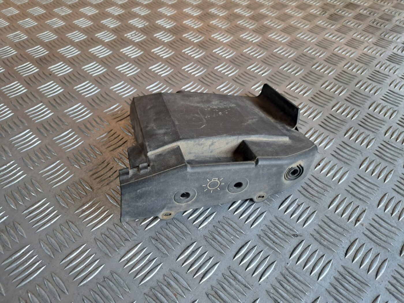 Priekšēja luktura vāks priekš VW GOLF IV 1999 2 Priekšēja luktura vāks priekš VW GOLF IV 1999