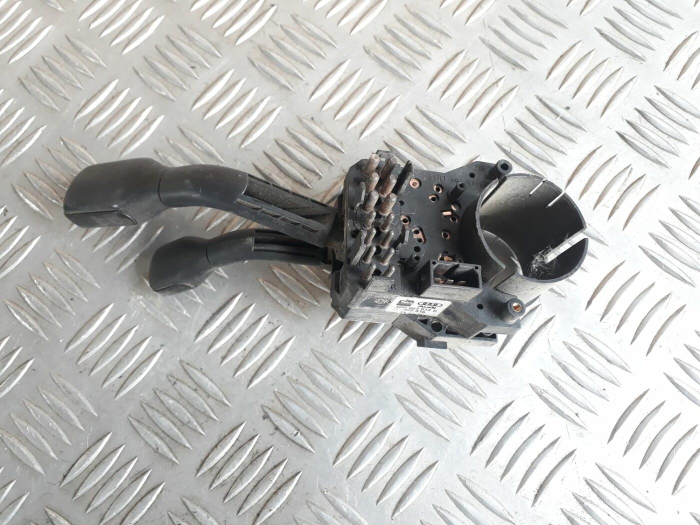 Stūres statnes slēdzis priekš AUDI A4 2000 AVANT 4 Stūres statnes slēdzis priekš AUDI A4 2000 AVANT