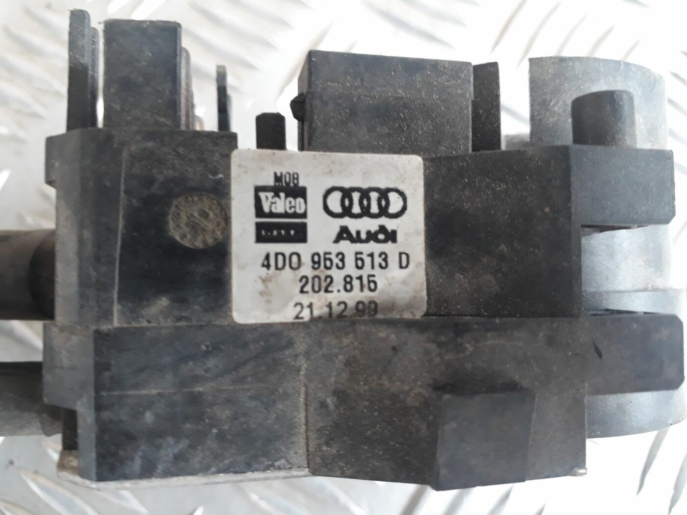 Stūres statnes slēdzis priekš AUDI A4 2000 AVANT 3 Stūres statnes slēdzis priekš AUDI A4 2000 AVANT