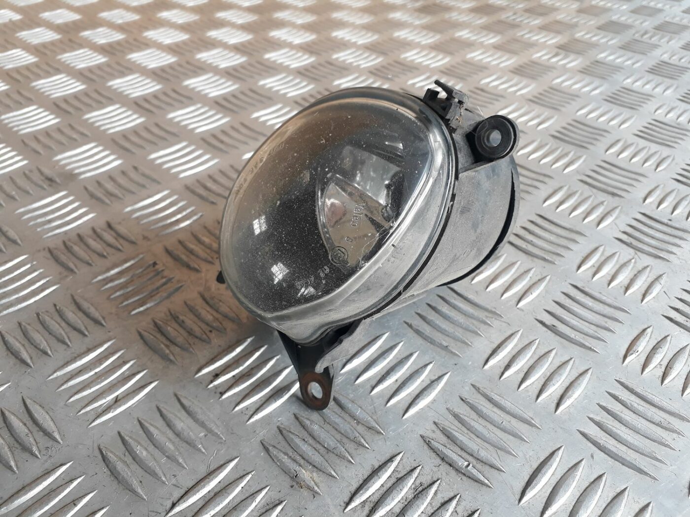 Miglas lukturis priekšā pa kreisi priekš AUDI A4 2000 AVANT 2 Miglas lukturis priekšā pa kreisi priekš AUDI A4 2000 AVANT