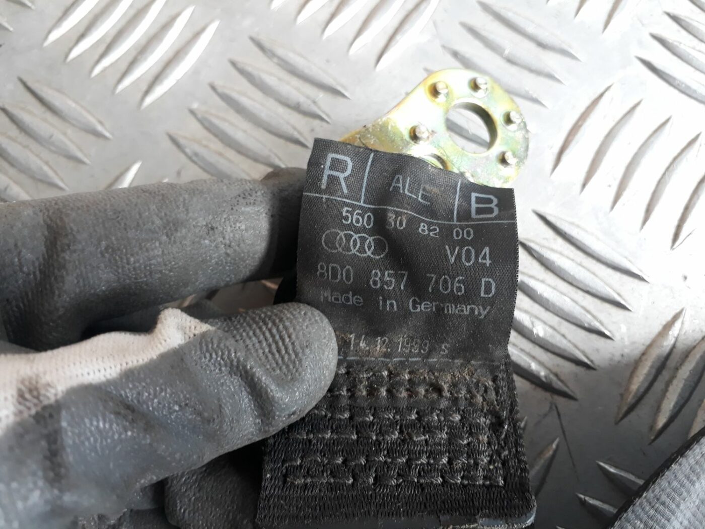 Priekšējā labā drošības josta priekš AUDI A4 2000 AVANT 7 Priekšējā labā drošības josta priekš AUDI A4 2000 AVANT