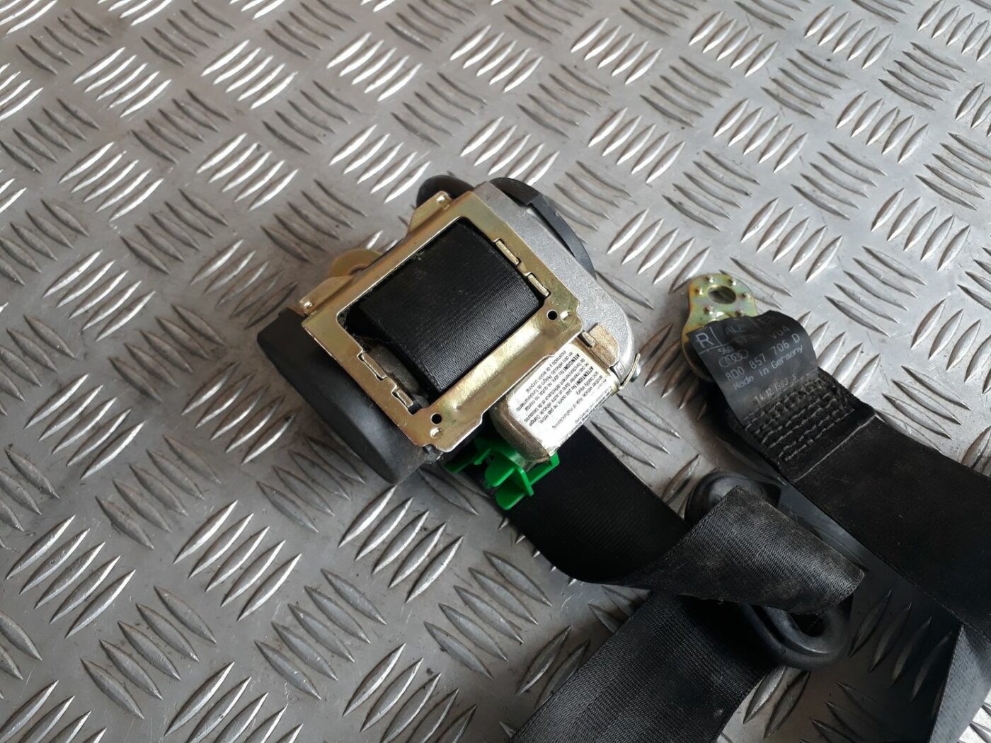 Priekšējā labā drošības josta priekš AUDI A4 2000 AVANT 3 Priekšējā labā drošības josta priekš AUDI A4 2000 AVANT