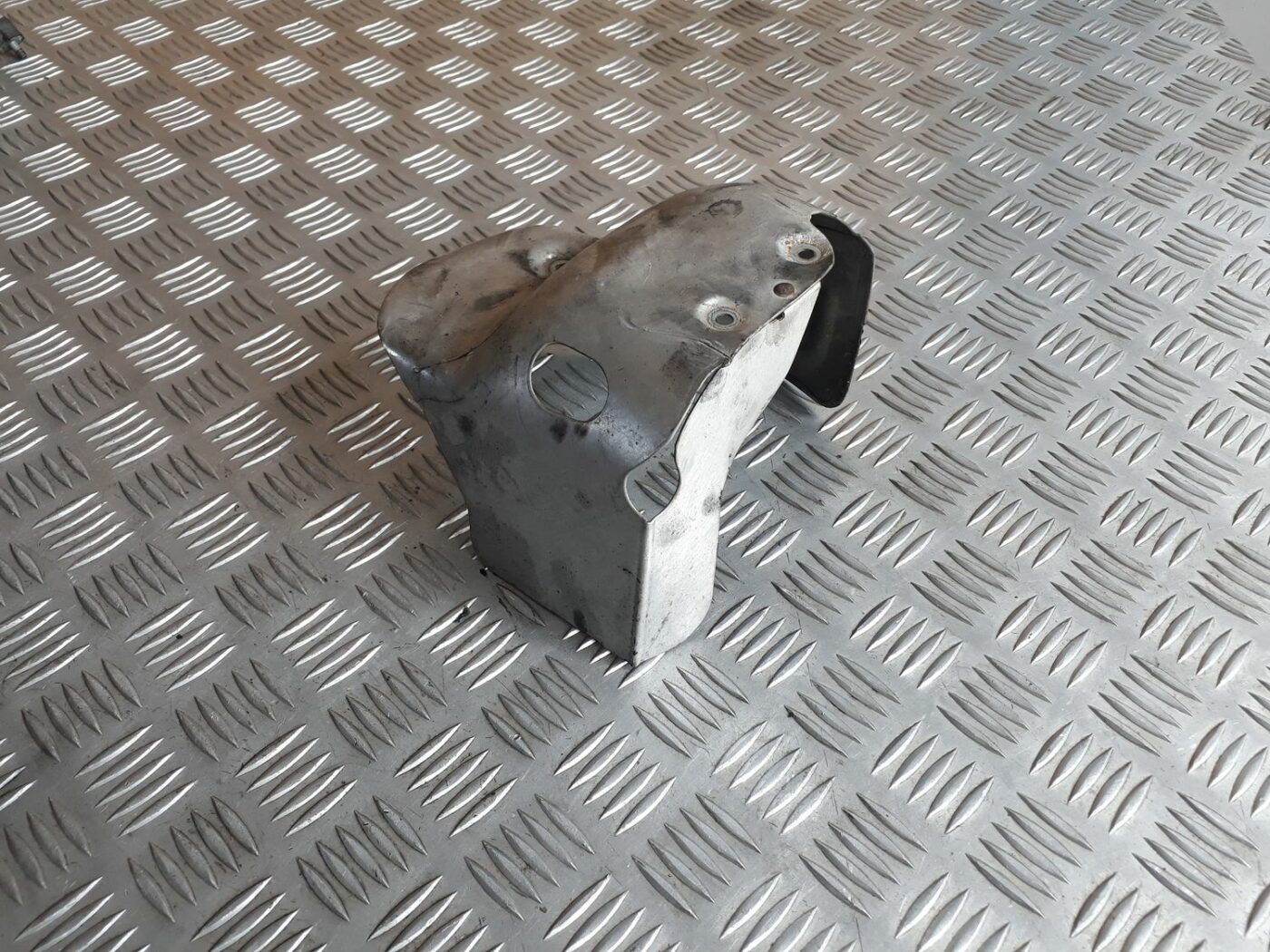 Karstuma aizsargs (mazs) priekš AUDI A4 2000 AVANT