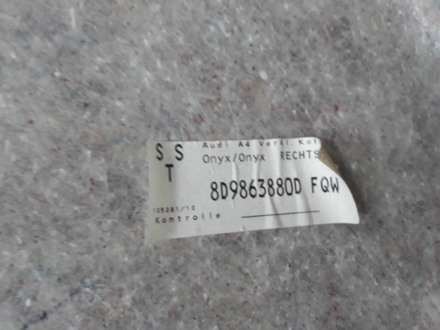 Bagāžnieka nodalījuma sānu apdare priekš AUDI A4 2000 AVANT