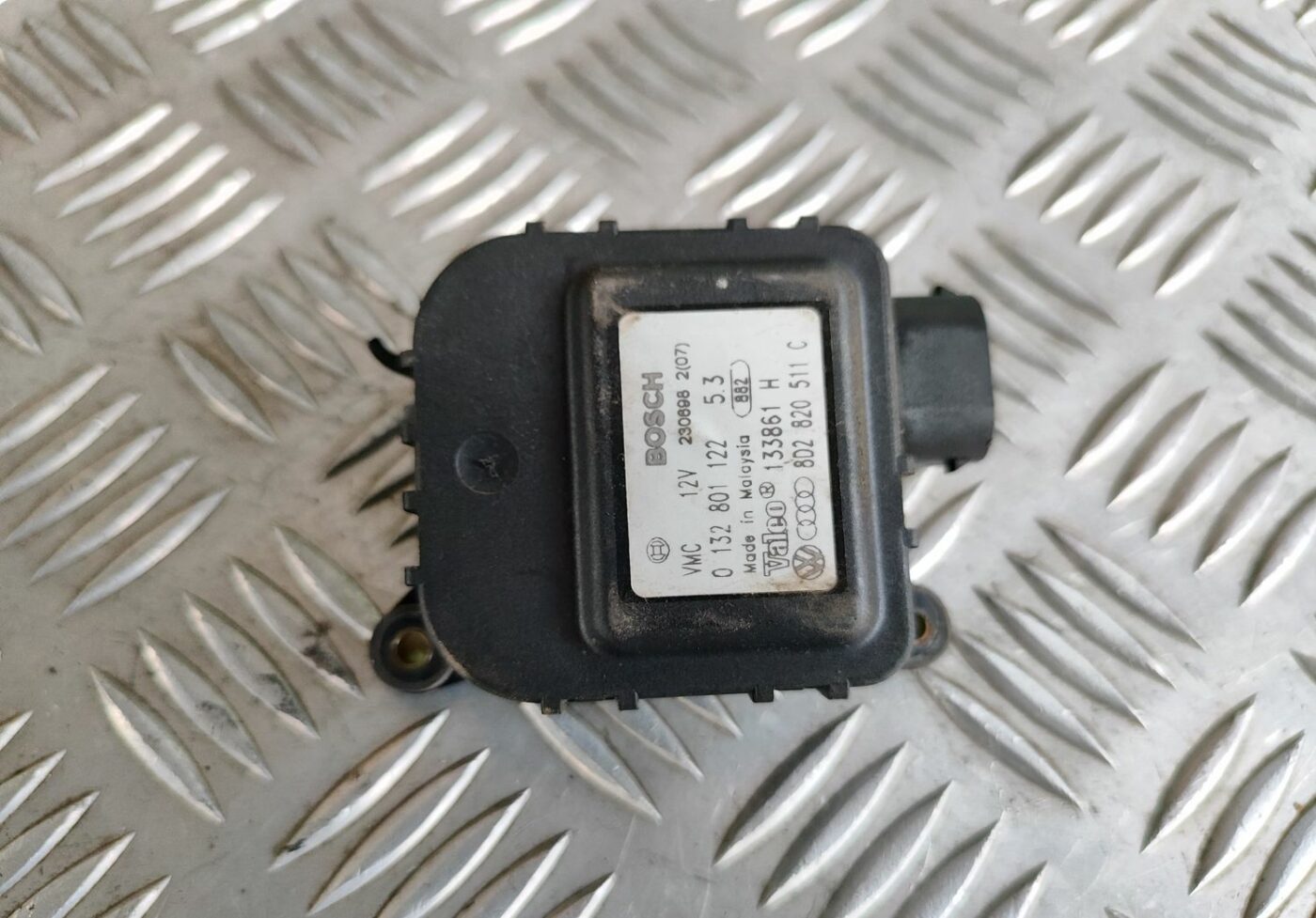 Apsildes sistēmas aktuators priekš VW GOLF IV 1999