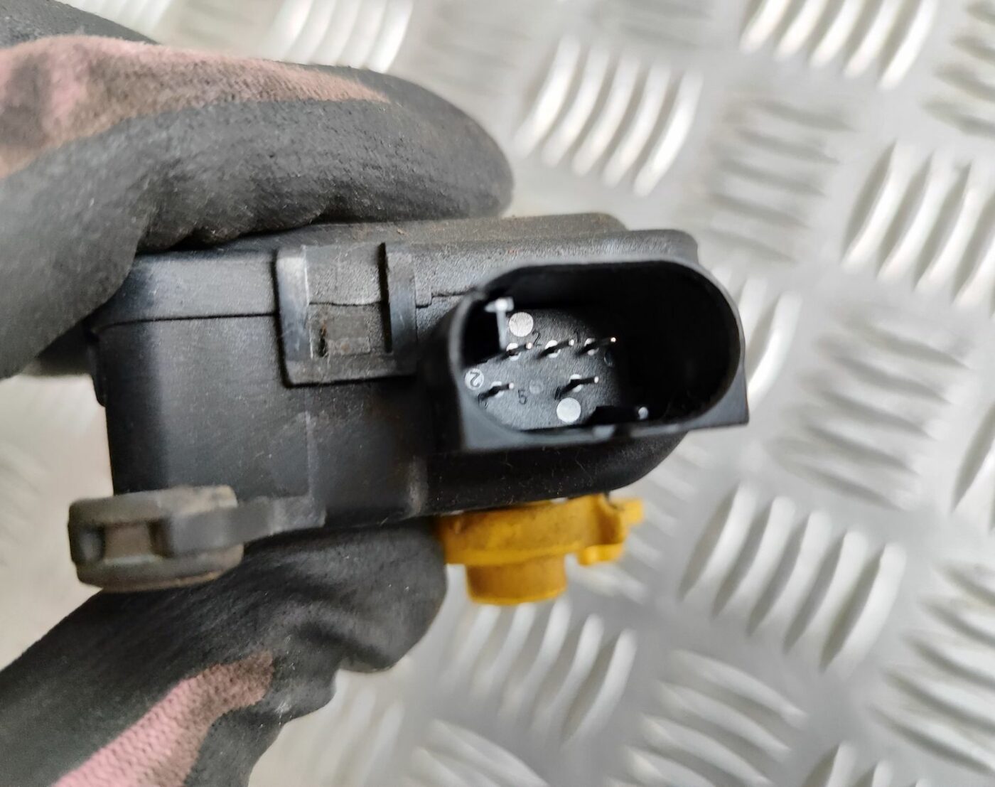 Apsildes sistēmas aktuators priekš VW GOLF IV 1999