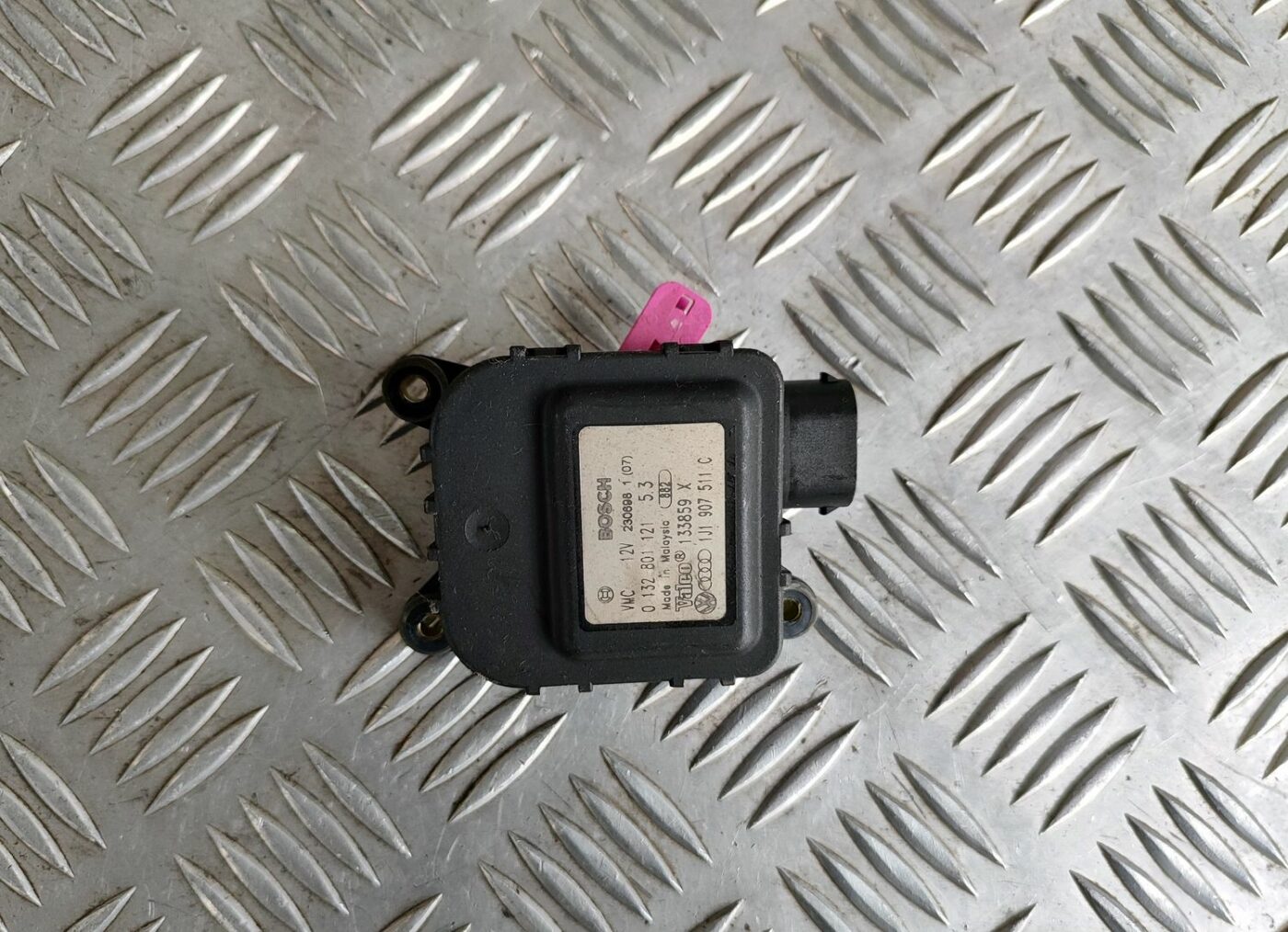 Apsildes sistēmas aktuators priekš VW GOLF IV 1999