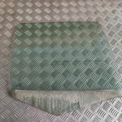 Aizmugurējo labo durvju stikls priekš VW GOLF IV 1999