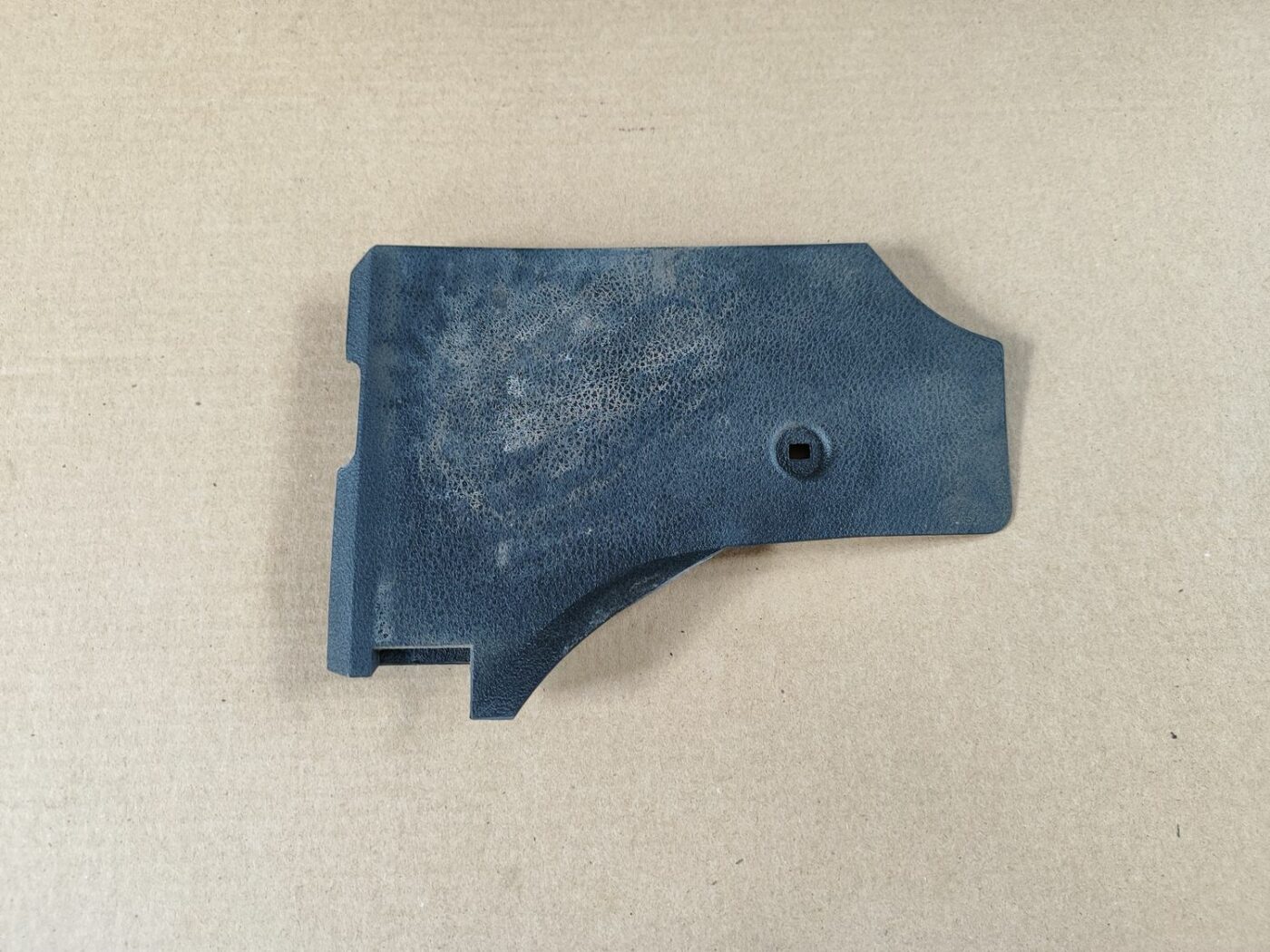 Mērinstrumentu paneļa apakšēja apdare priekš VW GOLF IV 1999