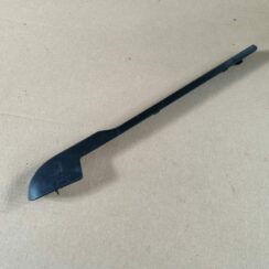 Priekšējā kreisā sēdekļa sliežu apdare priekš VW GOLF IV 1999