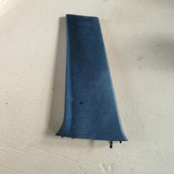 Vidējas salona statnes apdare priekš VW GOLF IV 1999