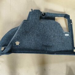 Bagāžnieka nodalījuma sānu apdare priekš VW GOLF IV 1999