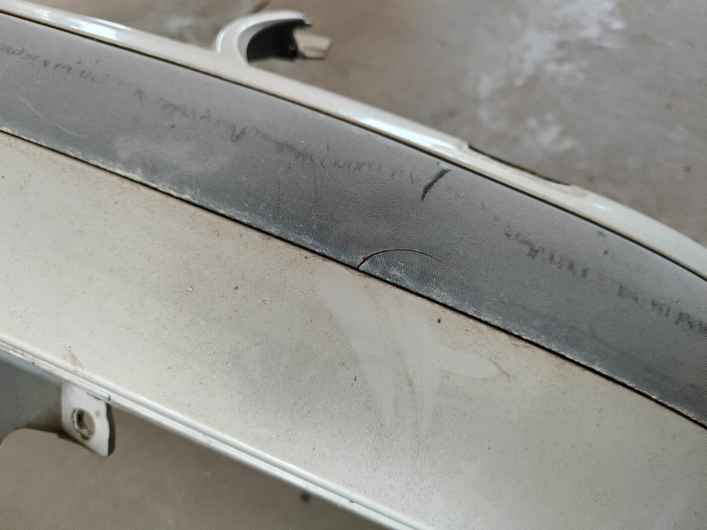 Priekšējais buferis priekš VW GOLF IV 1999 9 Priekšējais buferis priekš VW GOLF IV 1999