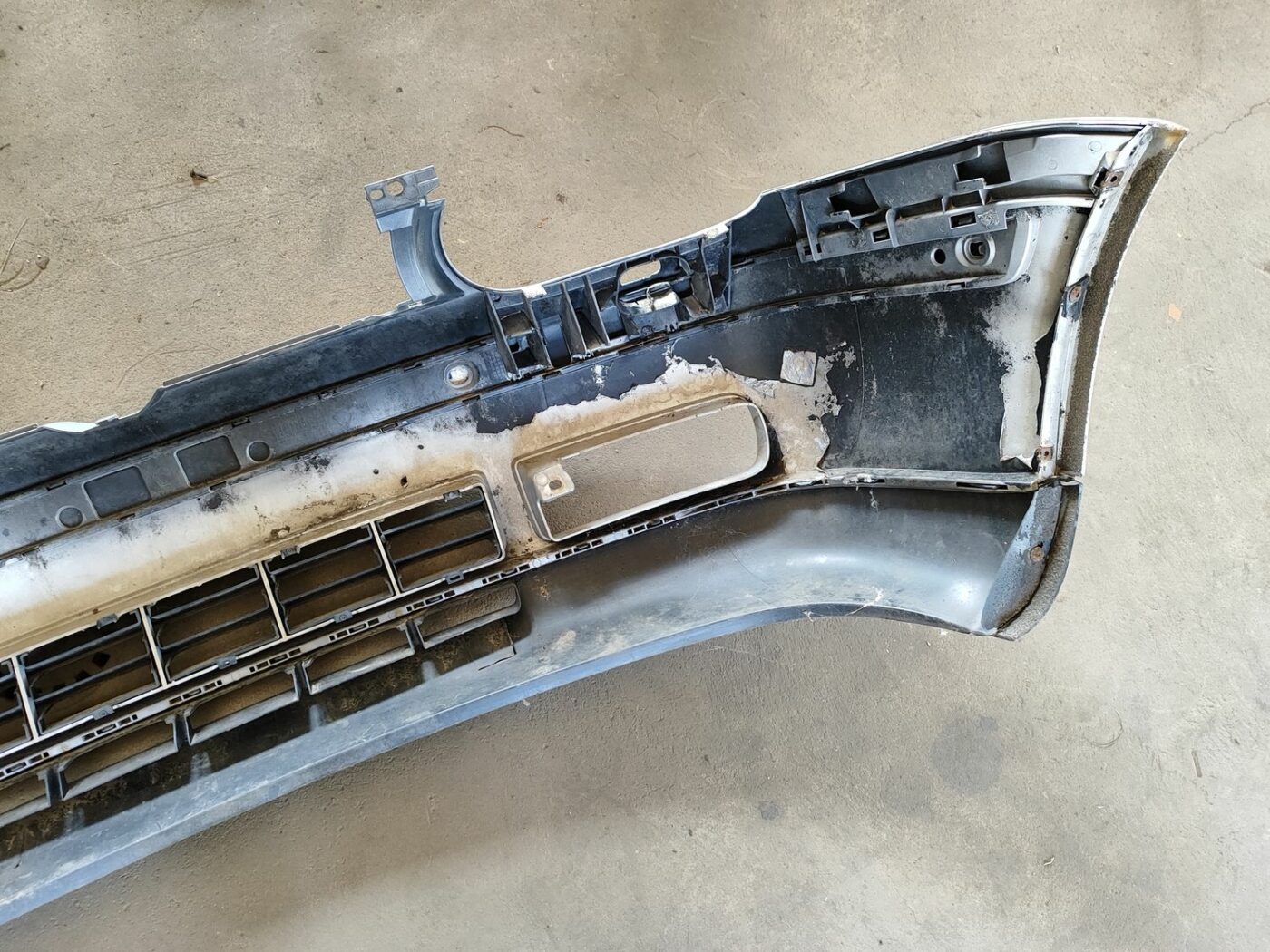 Priekšējais buferis priekš VW GOLF IV 1999 6 Priekšējais buferis priekš VW GOLF IV 1999