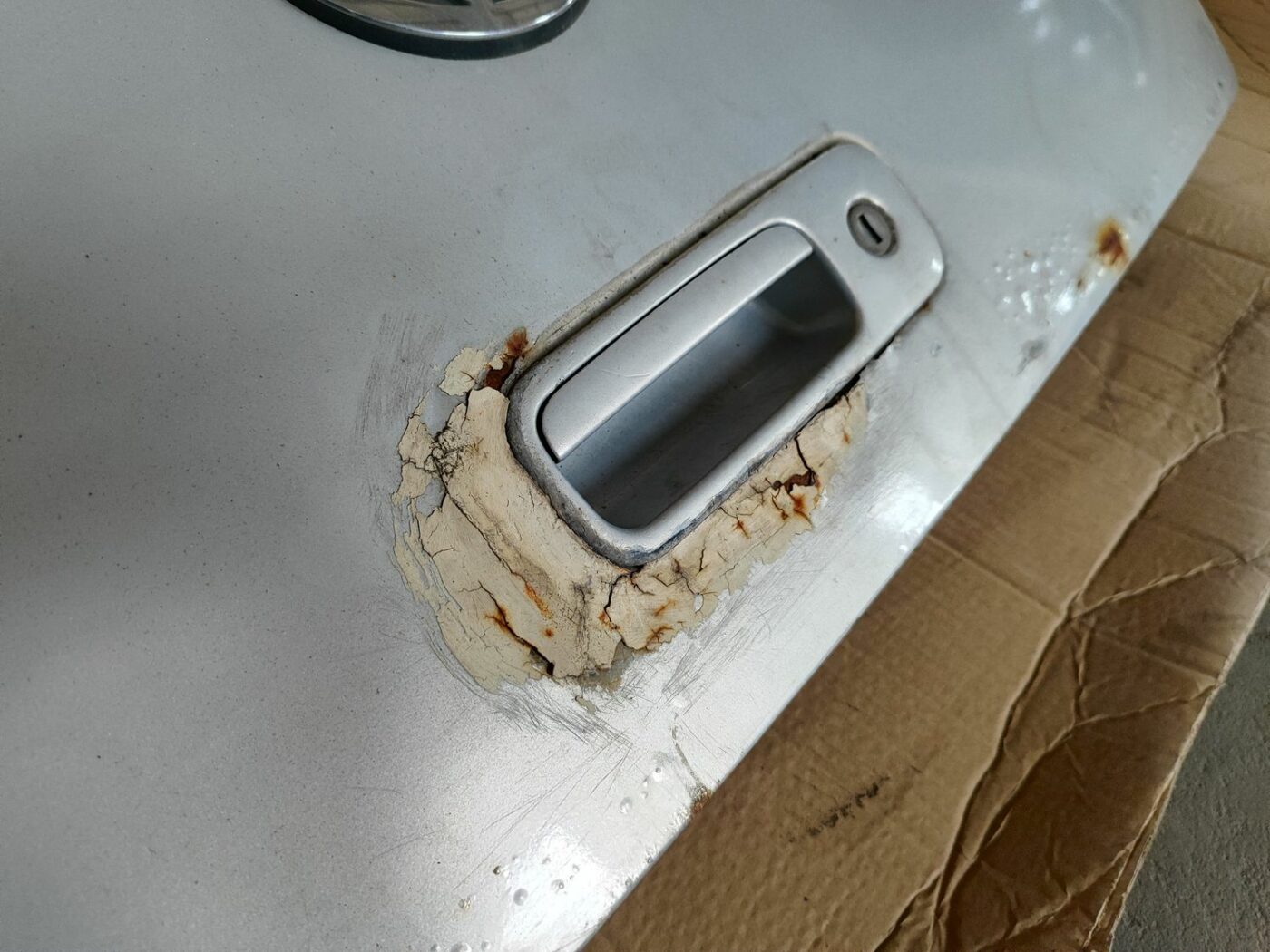 Bagāžnieka vāks priekš VW GOLF IV 1999 12 Bagāžnieka vāks priekš VW GOLF IV 1999