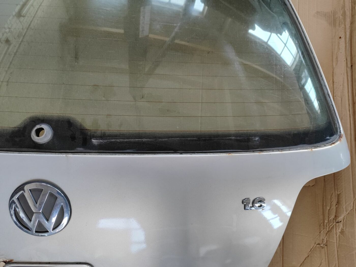 Bagāžnieka vāks priekš VW GOLF IV 1999 8 Bagāžnieka vāks priekš VW GOLF IV 1999