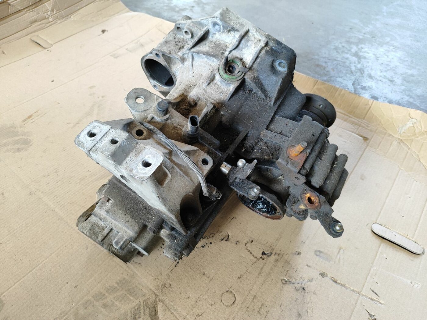 Mehāniska pārnesumkārba priekš VW GOLF IV 1999